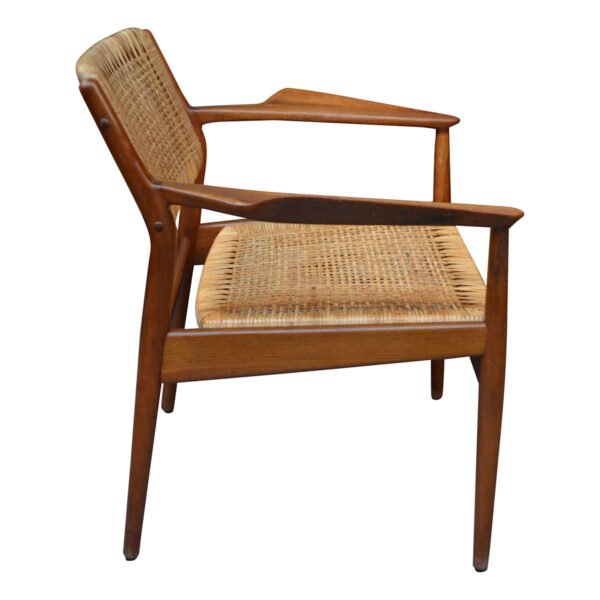 Vintage teak Arne Vodder model 51 stoel (detail)